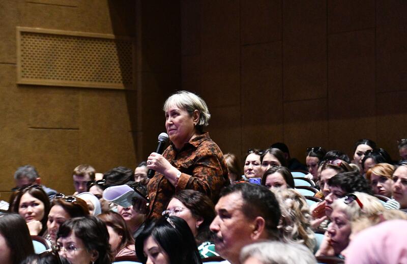 Вице-министр энергетики РК Сунгат Есимханов провёл отчетную встречу с жителями Павлодарской области