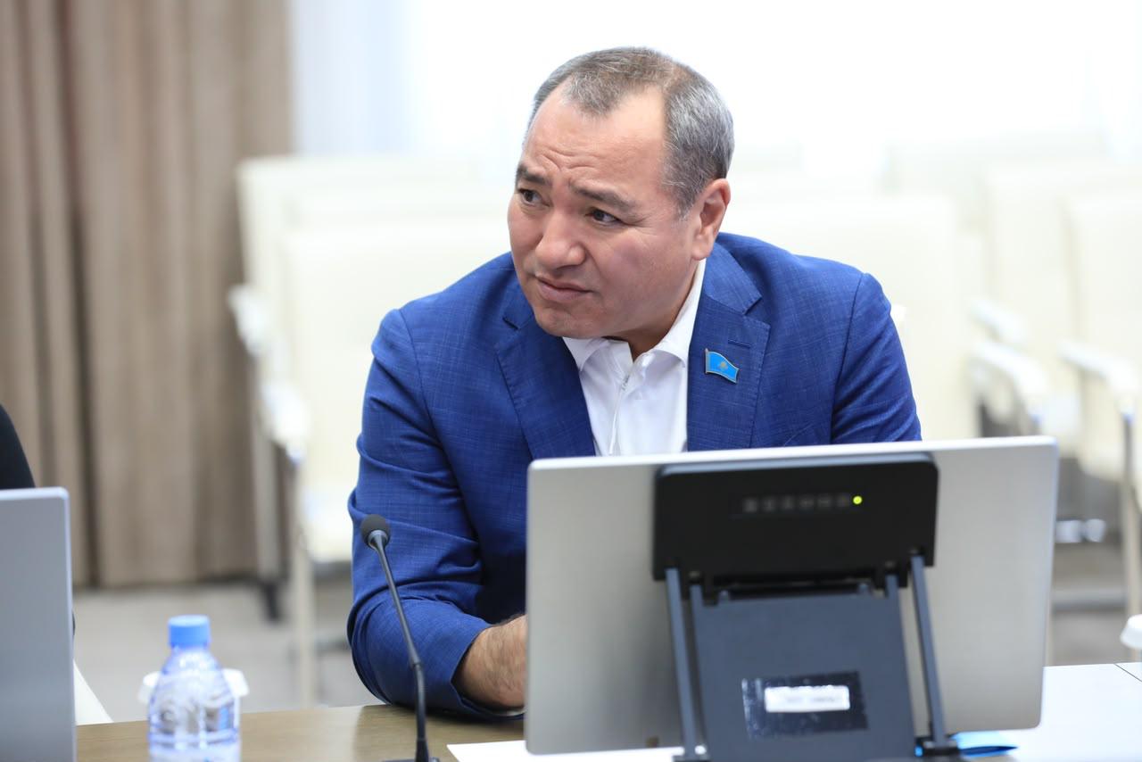 Определены обладатели образовательных грантов за счет средств местного бюджета на подготовку медицинских кадров