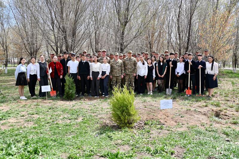 В Гвардейском гарнизоне в рамках акции «Таза Қазақстан» высадят 500 деревьев