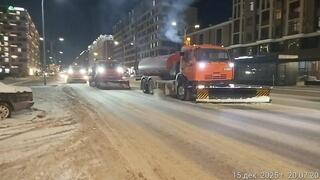 Более 1 200 единиц спецтехники вышли на уборку снега в Астане в ночную смену