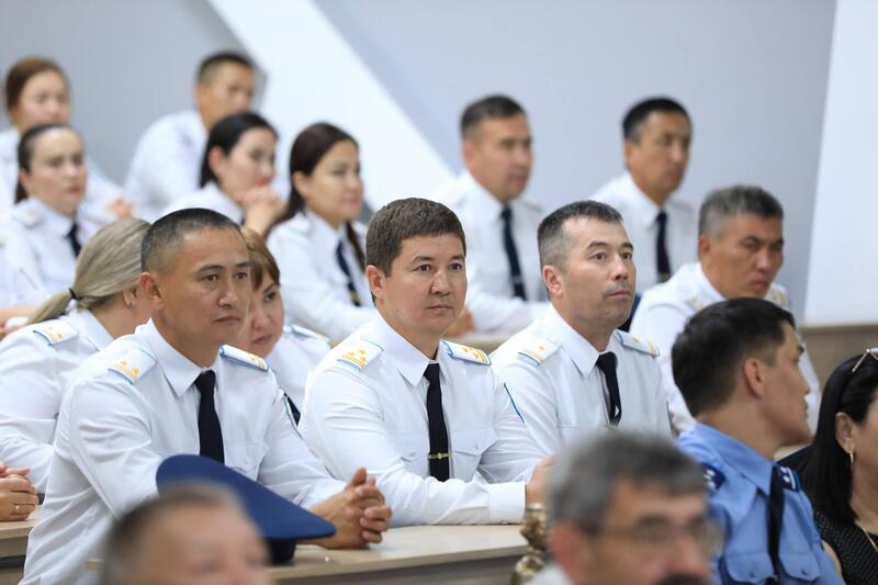 Глава региона посетил Актюбинский юридический институт