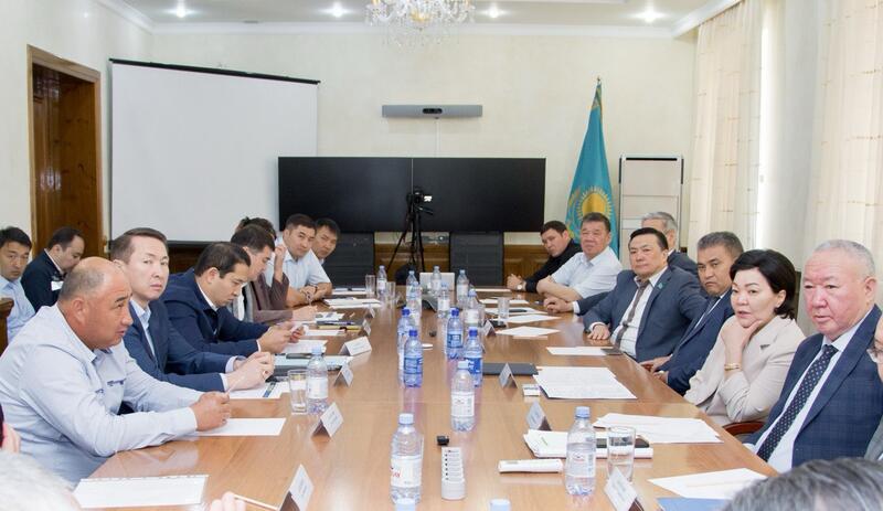 С. Жакупова провела встречу с регрессниками в Жезказгане