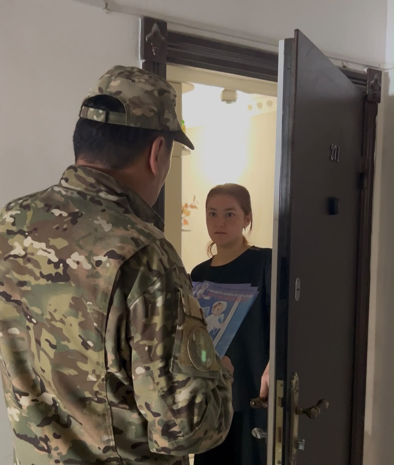 В ШЫМКЕНТЕ ПРОВЕДЕНА ПРОФИЛАКТИЧЕСКАЯ АКЦИЯ ПО ПРЕДУПРЕЖДЕНИЮ ПАДЕНИЯ ДЕТЕЙ ИЗ ОКОН