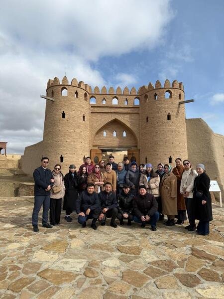 ЧИТАТЕЛЬСКИЙ КЛУБ ГОССЛУЖАЩИХ ТУРКЕСТАНСКОЙ ОБЛАСТИ СОВЕРШИЛ ДУХОВНУЮ ПОЕЗДКУ В ОТРАРСКИЙ РАЙОН И ОБСУДИЛ ОЧЕРЕДНУЮ КНИГУ