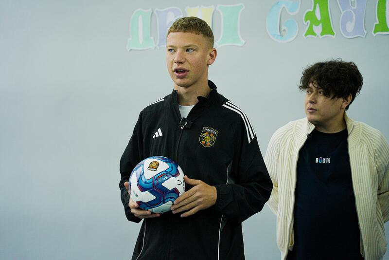 Игроки «Шахтёра» встретились со школьниками