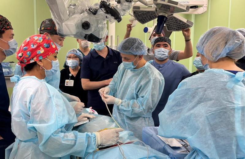 В Карагандинской области впервые провели операцию по восстановлению слуха ребёнку с помощью кохлеарной имплантации