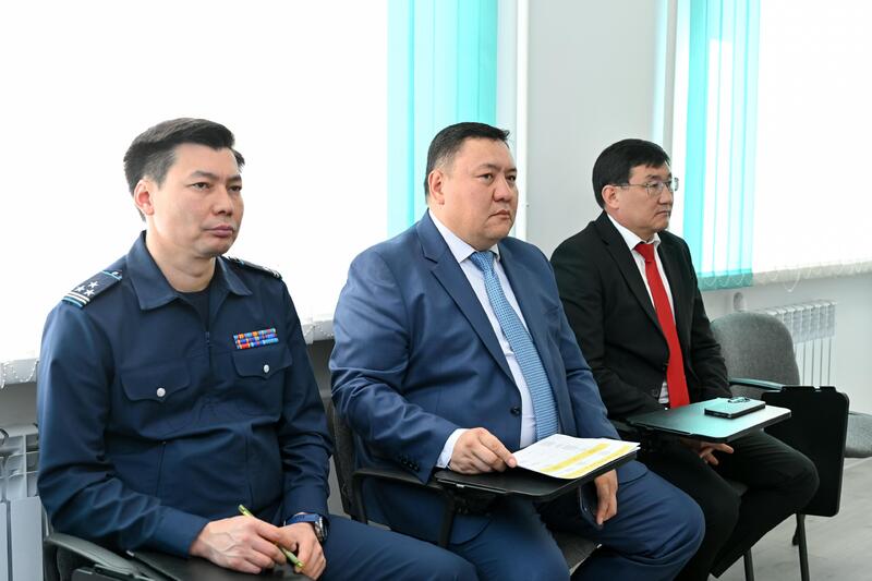 Аким области Абай провел личный прием граждан