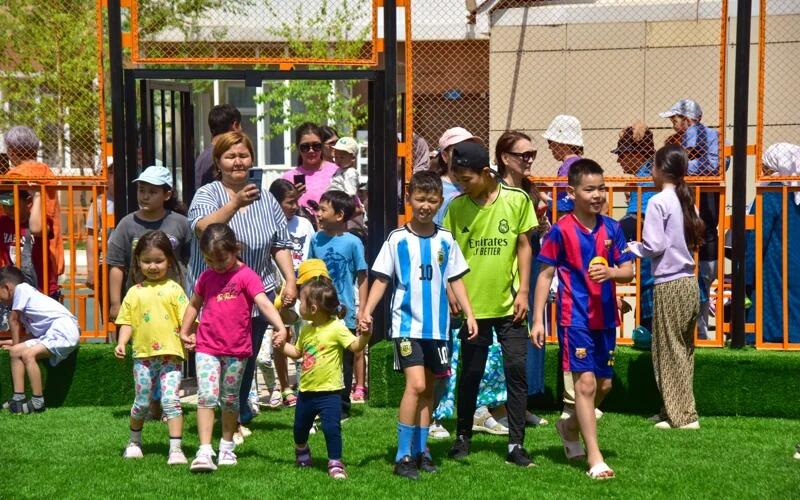 Новый двор открыли в столичном районе Сарайшык в День Государственных символов