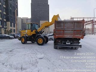 Более 2,3 тыс. дорожных рабочих вышли на уборку снега в столице