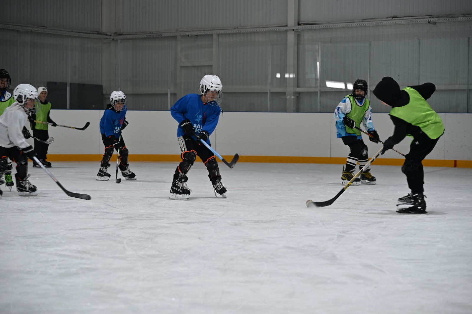 В Талдыкоргане прошёл открытый чемпионат по хоккею с шайбой среди подростков