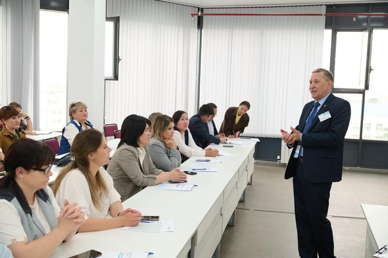 В Kozybayev University прошел педагогический форум по вопросам развития регионального образования