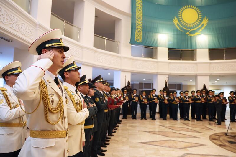 Министр обороны поблагодарил участников международного музыкального фестиваля в Катаре