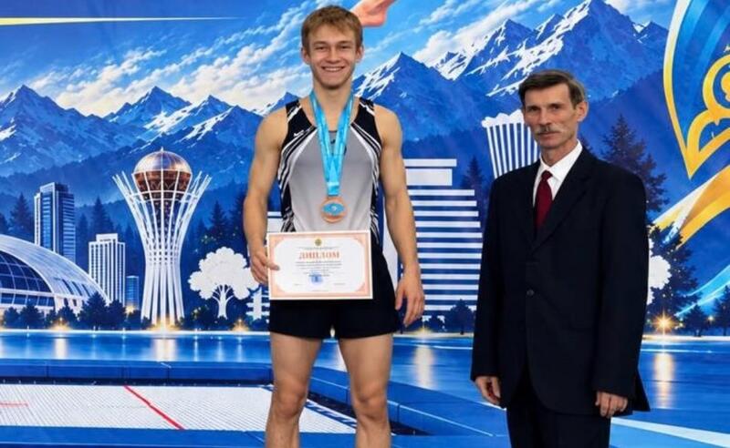 Карагандинец завоевал бронзу чемпионата Казахстана по прыжкам на батуте
