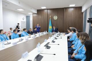 Ербол Карашукеев вручил призёрам XXV летних Сурдлимпийских игр сертификаты на квартиры