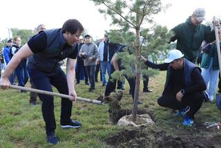 Тысячи жителей Актобе приняли участие в акции World Cleanup Day