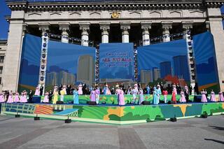 Более 5 тысяч гостей получили алматинские апорты в аэропорту в честь Дня города