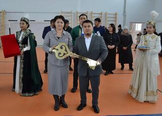 В Шалкарском районе в один день открылись два новых спортивных комплекса