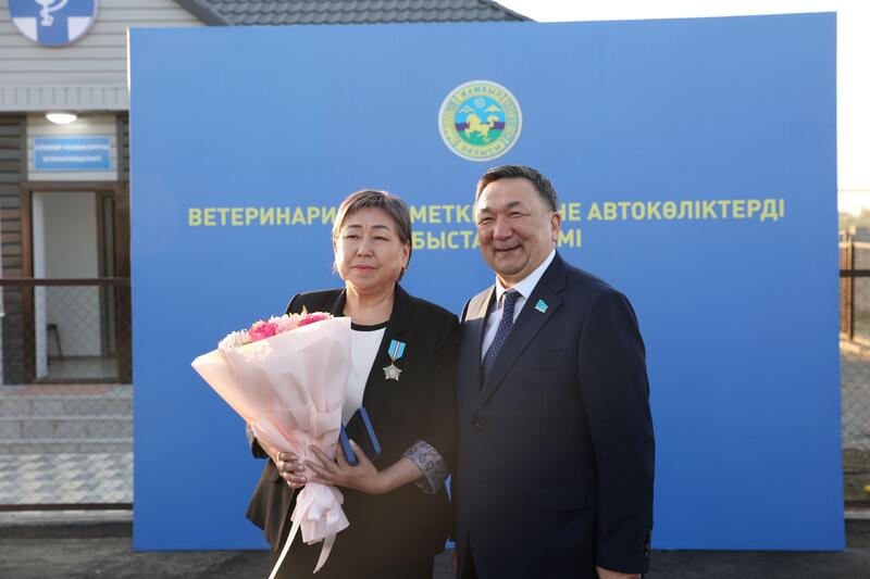 Ветеринарным организациям Жамбылской области вручили ключи от 50 новых служебных автомобилей