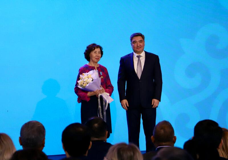 В Астане награждены ветераны социальной сферы и лучшие соцработники