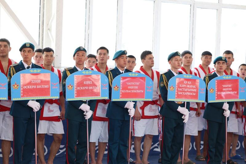 Первенство силовиков: свыше 200 палуанов борются за чемпионский титул