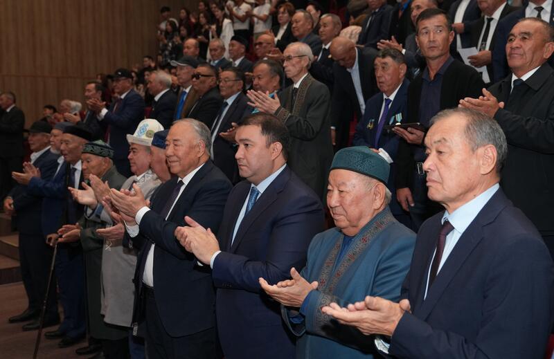ТУРКЕСТАН: ВЕТЕРАНЫ ПОСМОТРЕЛИ СПЕКТАКЛЬ «КОРОЛЬ ВАЛЬСА»
