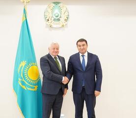 АКИМ ТУРКЕСТАНСКОЙ ОБЛАСТИ ВСТРЕТИЛСЯ С ПОСЛОМ РЕСПУБЛИКИ МОЛДОВА