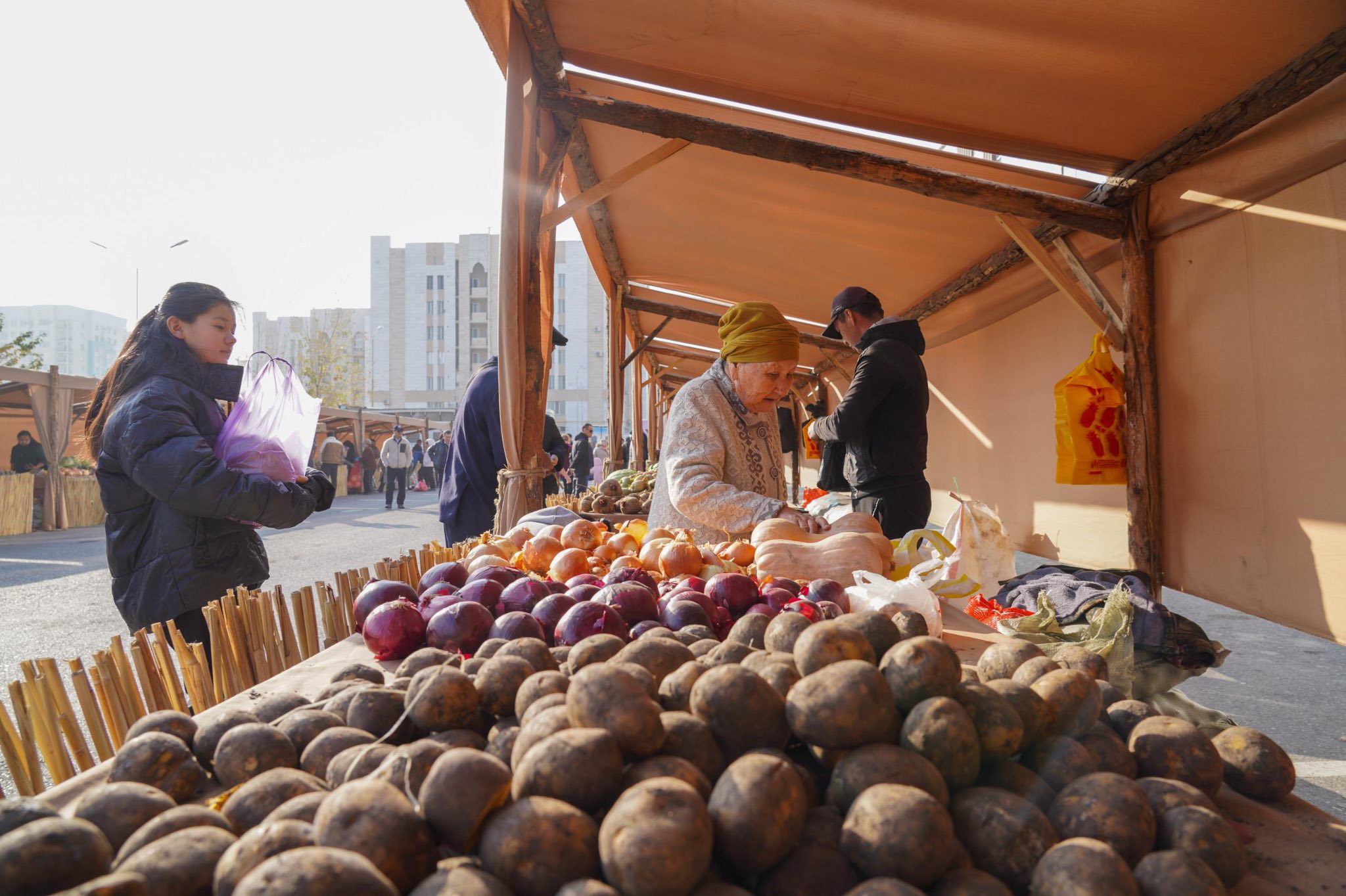 В ТУРКЕСТАНСКОЙ ОБЛАСТИ ВЕДЕТСЯ РАБОТА ПО СТАБИЛИЗАЦИИ ЦЕН НА СОЦИАЛЬНО ЗНАЧИМЫЕ ПРОДУКТЫ