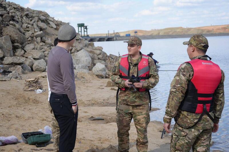 Спасатели МЧС Казахстана обеспечивают безопасность на воде