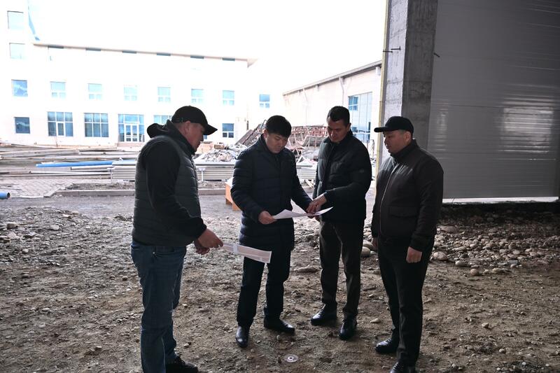 Аким города Ернат Бәзіл проинспектировал строительные объекты
