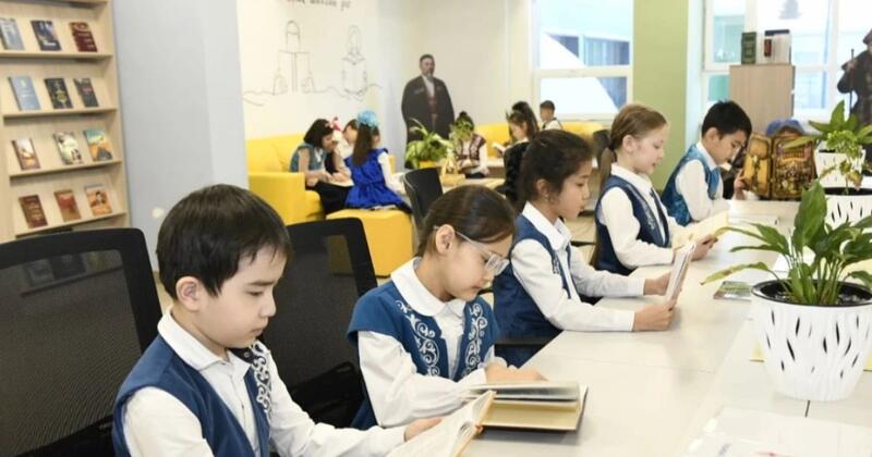 Открытая в Астане школа «Келешек мектебі» решила проблему трех смен в двух образовательных учреждениях