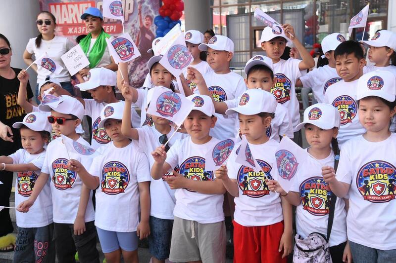 «Marvel Camp» и этноаул: столичные школьники во время летних каникул играют в асыки и лянгу