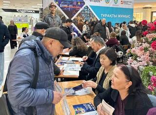 Более 40 предприятий предложили 850 вакансий на ярмарке рабочих мест в Караганде