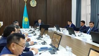 Развитие южных регионов обсудил Канат Бозумбаев с акимами областей и Шымкента в Таразе