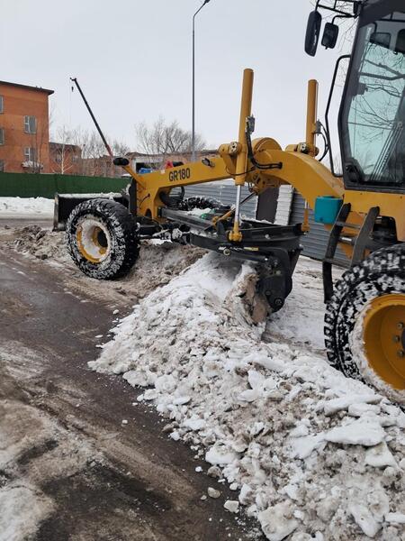 В Астане в снегоуборочных работах задействовано около 1,7 тысячи единиц спецтехники