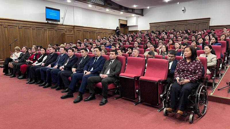 Сотрудникам Минтруда разъяснили ключевые нормы проекта новой Конституции в преддверии референдума