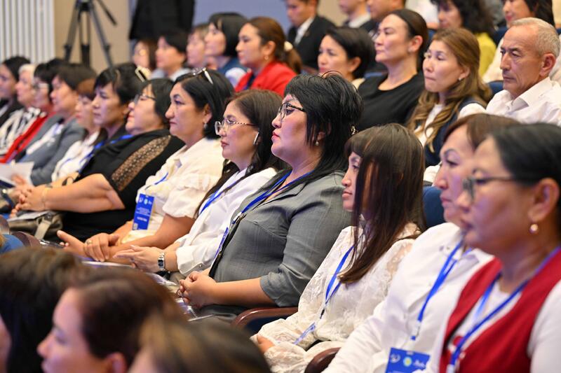 Аким области Абай Берик Уали выступил с докладом на августовской конференции педагогов