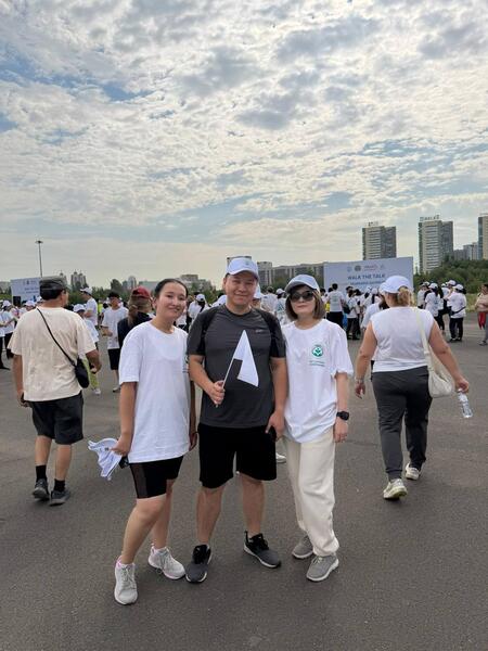 В Астане накануне Дня медицинского работника состоялся забег «Walk the Talk»