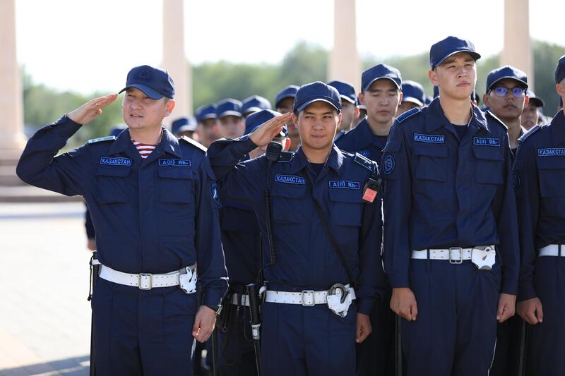 Закон и порядок: Масштабный гарнизонный развод полиции прошел в Актобе