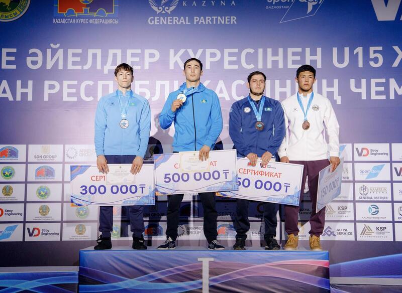 Столичные борцы завоевали несколько медалей на чемпионате страны