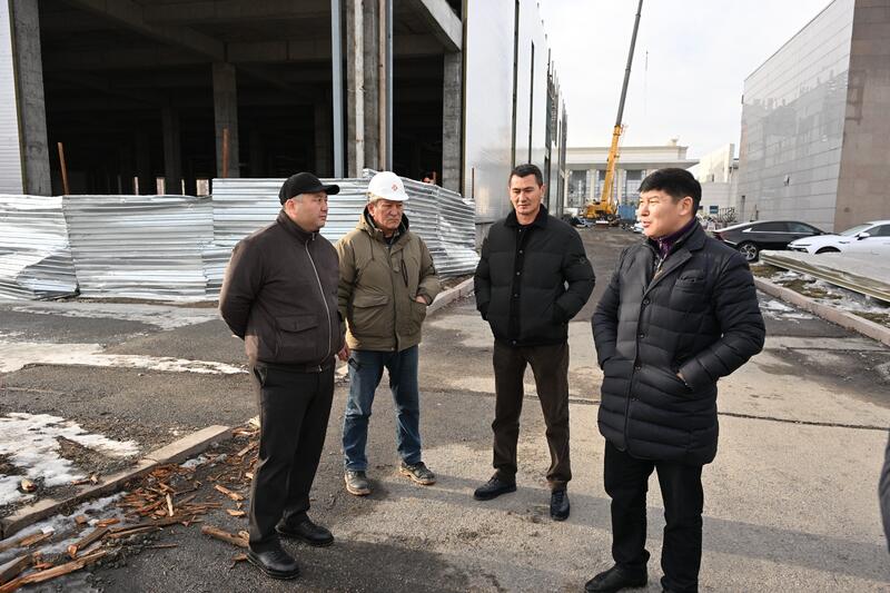 Аким города Ернат Бәзіл проинспектировал строительные объекты