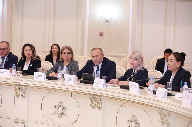 В Мангистау члены Ассамблеи обсудили вопросы мира и согласия