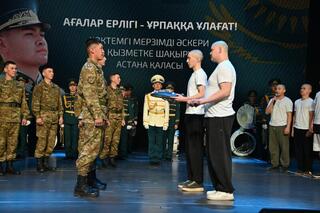 Весенний призыв в Астане: 1500 человек приняли участие в церемонии проводов