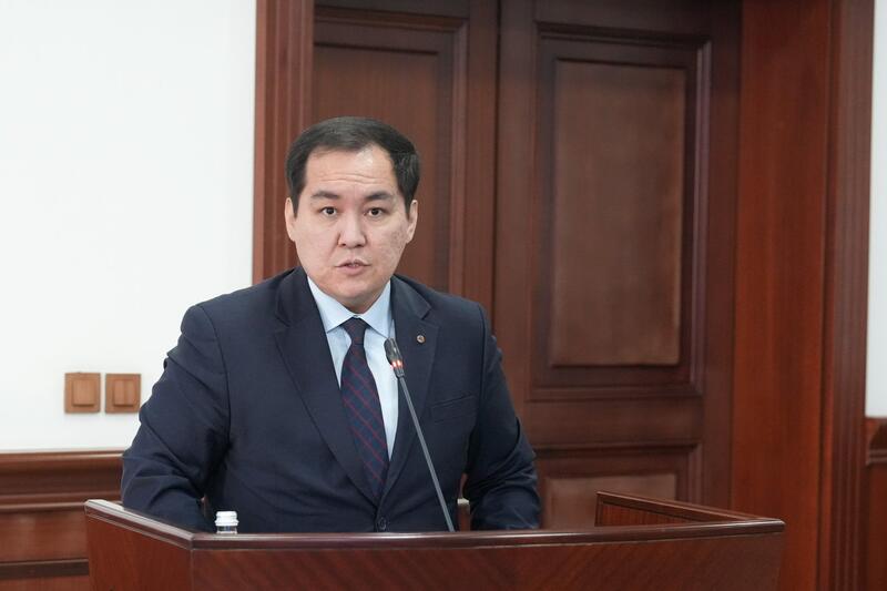 Рассмотрены вопросы поддержки микро- и малого бизнеса