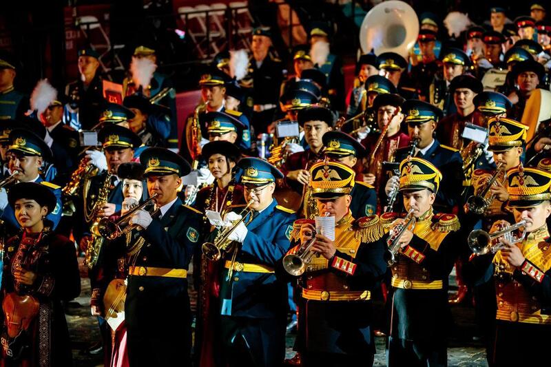 Творческий коллектив Вооруженных сил Казахстана вызвал фурор на Красной площади в Москве