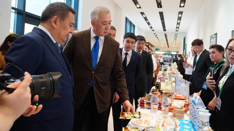 Серик Жумангарин обсудил с фермерами Акмолинской области развитие животноводства и переработки сельхозпродукции