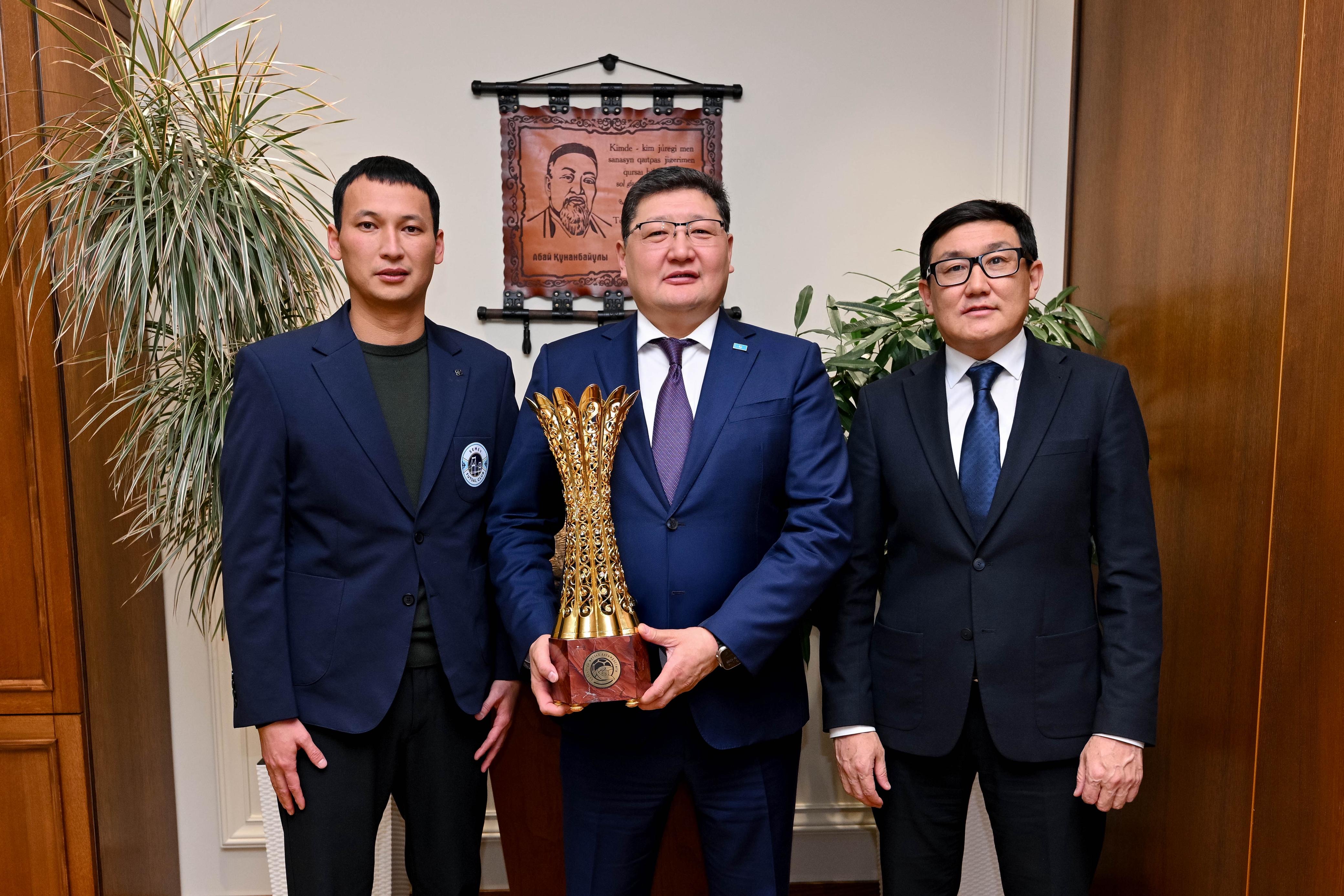 Аким области встретился с генеральным директором ФК «Семей»