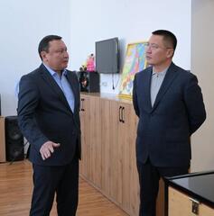 Аким области Асаин Байханов посетил филармонию имени Исы Байзакова