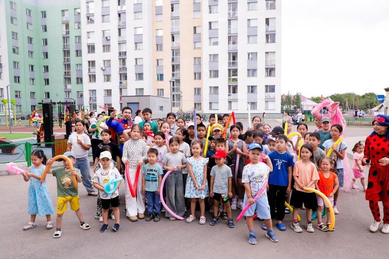 По инициативе жителей: в Астане открыли современную спортивную и игровую площадку