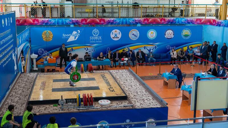 В ВКО стартовал чемпионат РК по тяжёлой атлетике