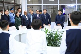 В Хромтау школа №4 обрела новый облик, на её территории строится поле по стандартам FIFA